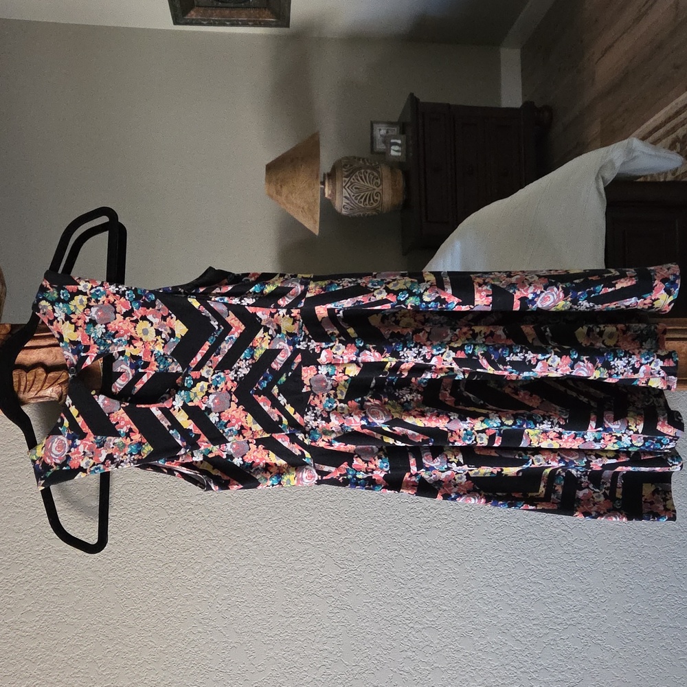Multicolor Patterned Dress - Picture 4 of 7